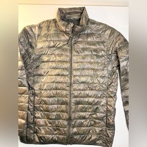 Uniqlo Men's Camouflage Puffer Jacket